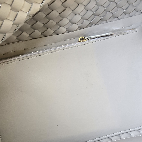 Expressions NYC Large Beige Woven Tote Bag - Picture 12 of 13